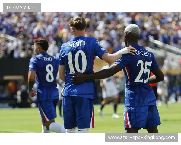 切尔西边路深入推进，帕尔默横传被封堵