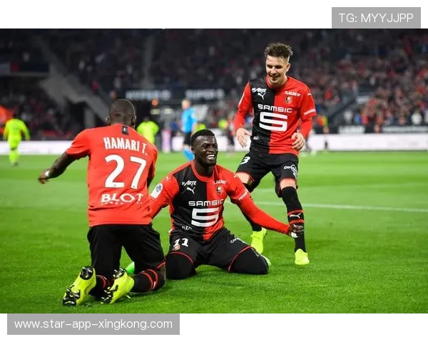 法甲摩纳哥外线突破成功，进攻收获回报